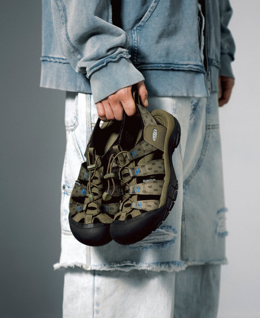 Men's Newport Retro Sandal x Études Studio | Etudes Olive - Image 8