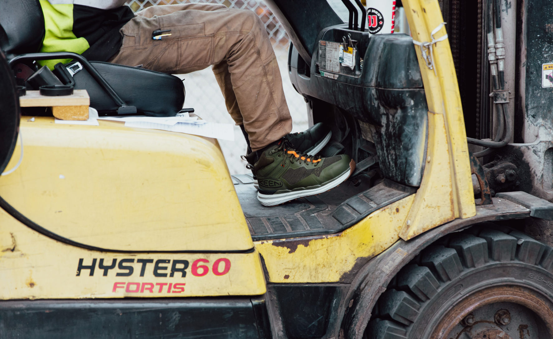 Men's Synchro Waterproof Work Boot (Carbon Toe) | Forest Night/Gum - Image 7